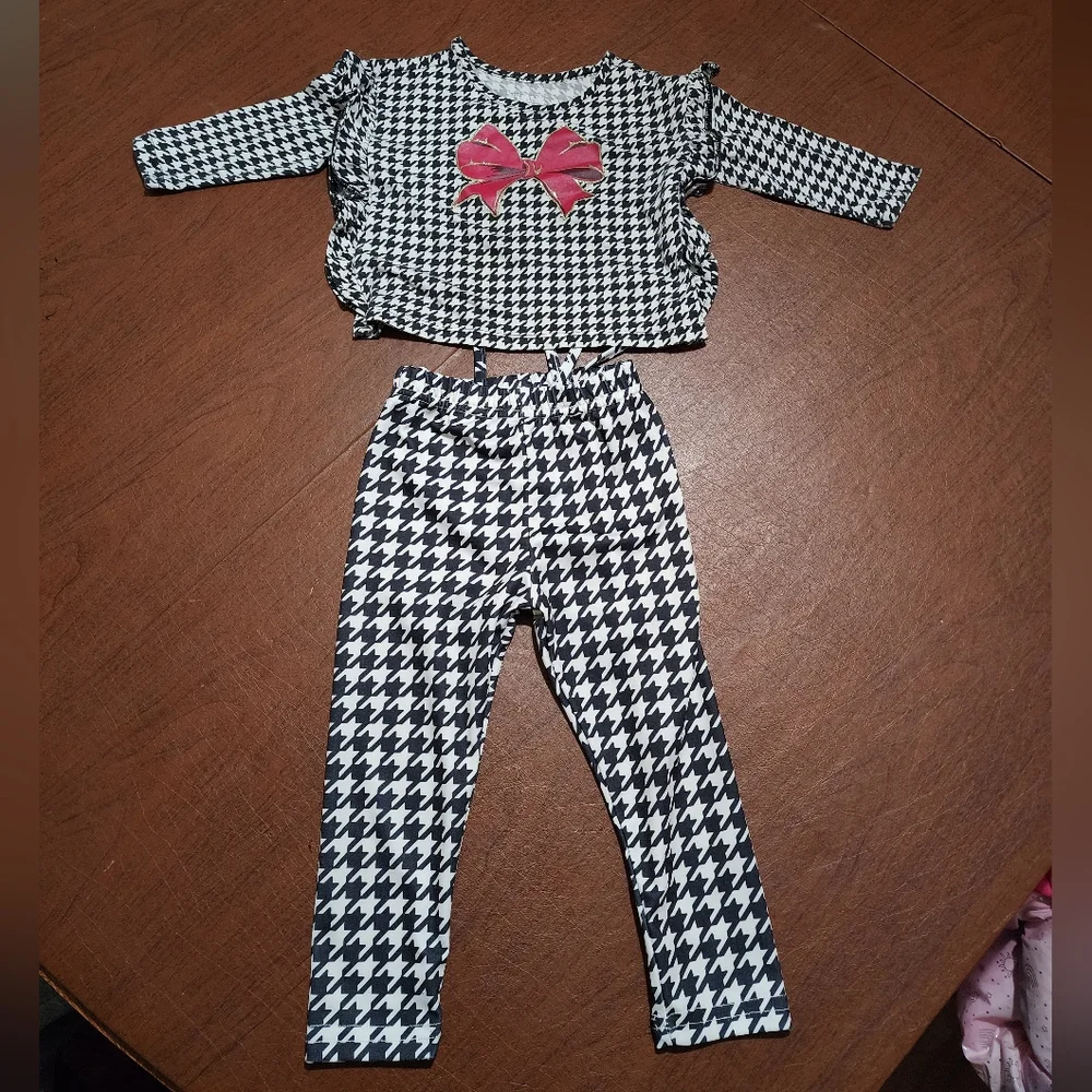 The Children's Place Houndstooth Outfit with Pink Bow